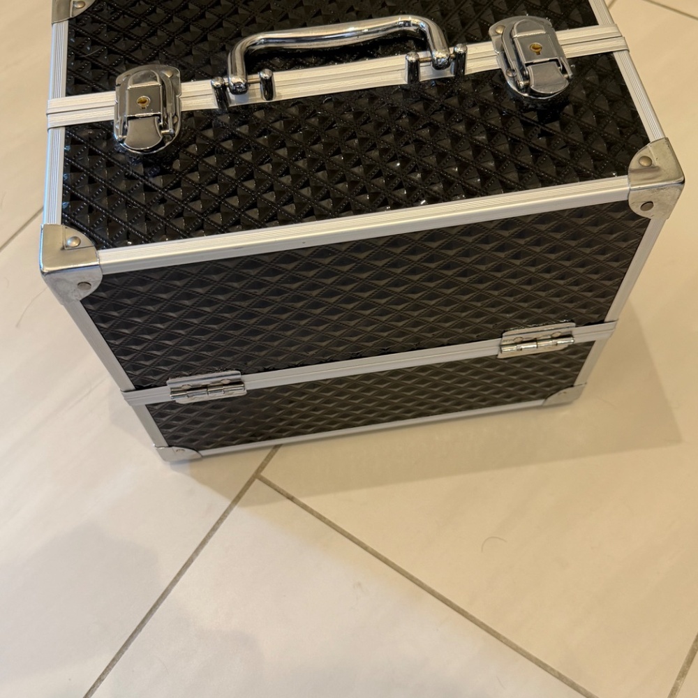 Caboodles Lovestruck Ultimate Train Case